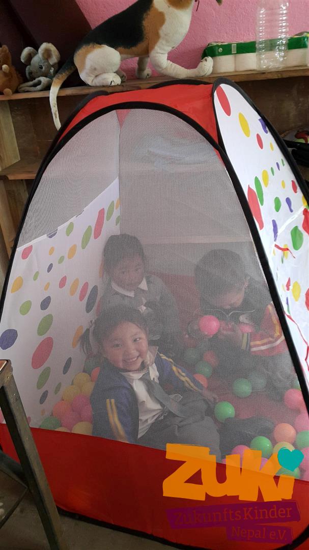 20180507 Spielsachen Zelt